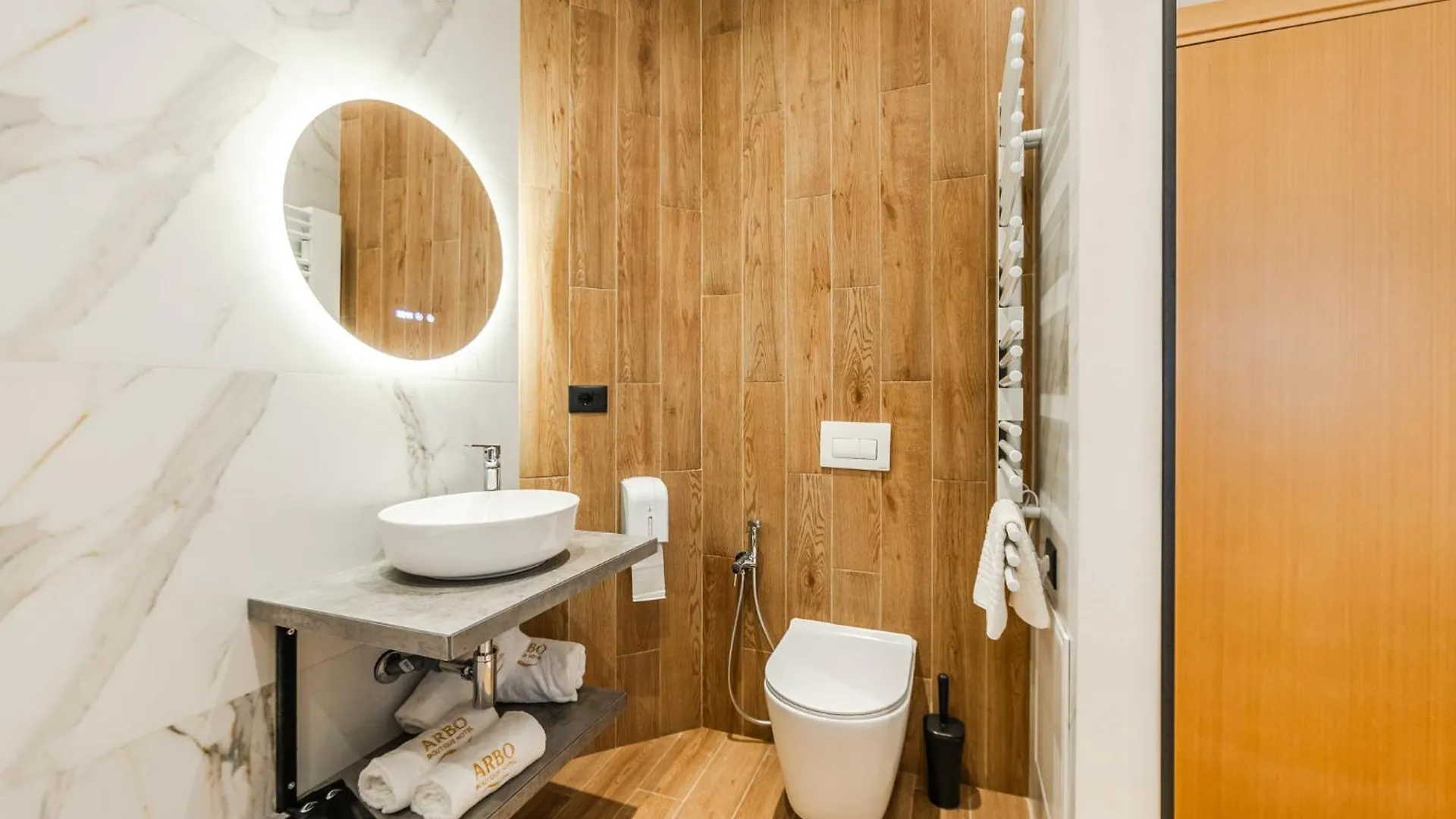 Arbo Boutique Hotel Durrës 4*,