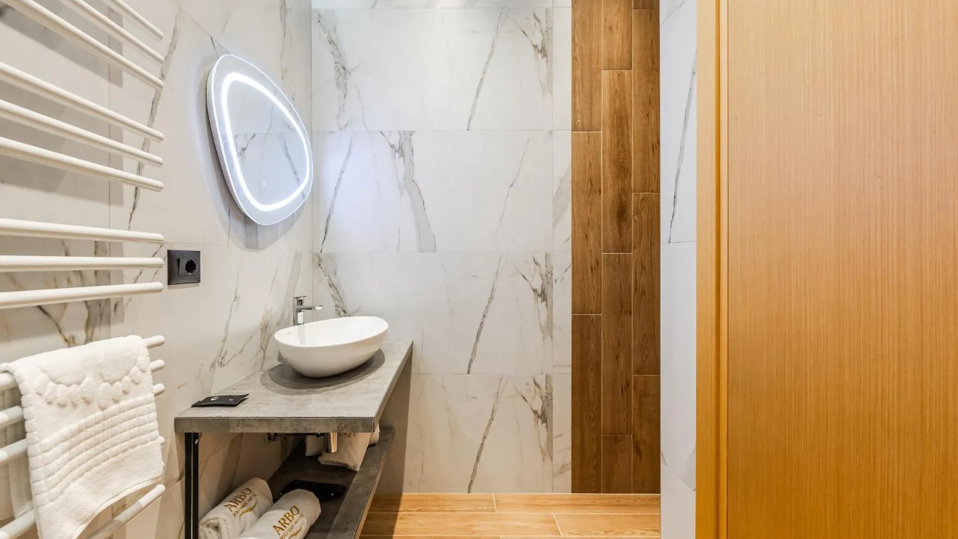Arbo Boutique Hotel Durrës 4*,